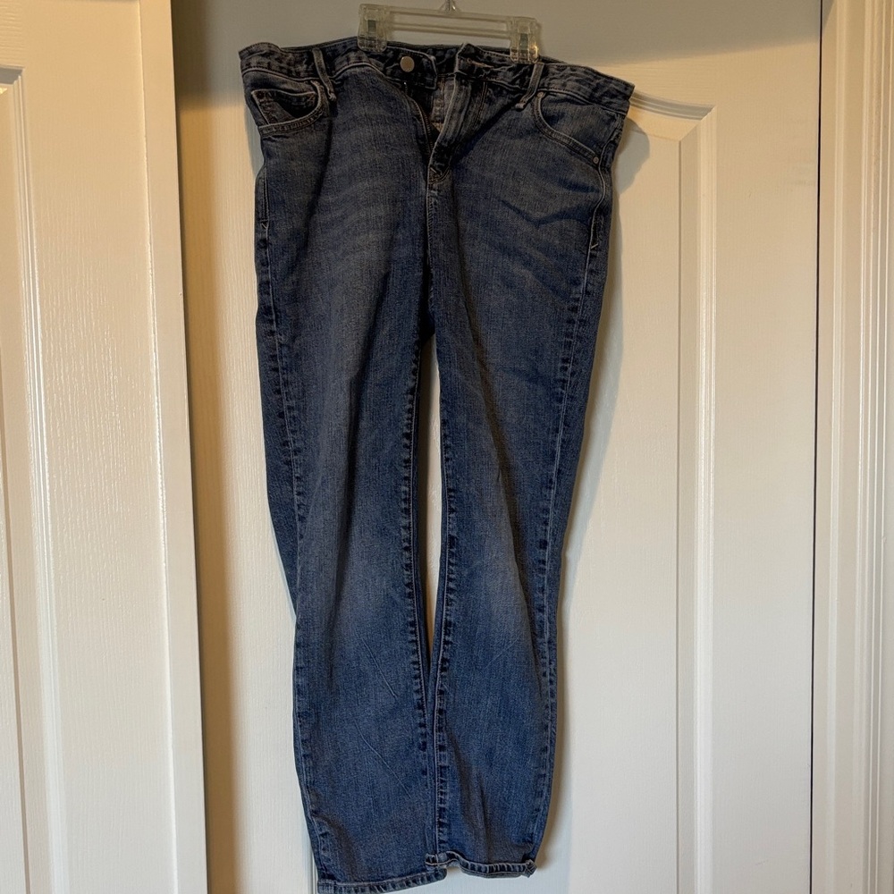 GAP Women's Straight Leg Blue Jeans